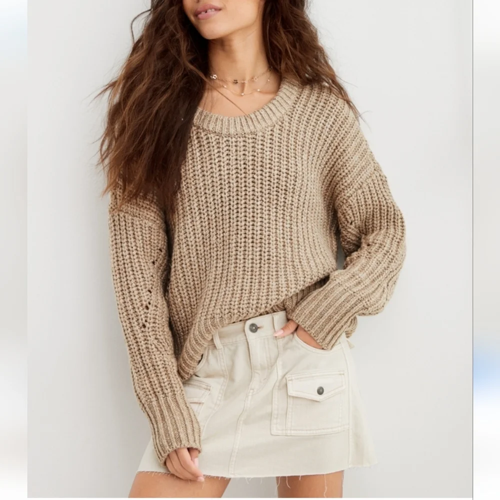 Aerie Cozy Tan chunky Knit oversized Sweater size XS great condition